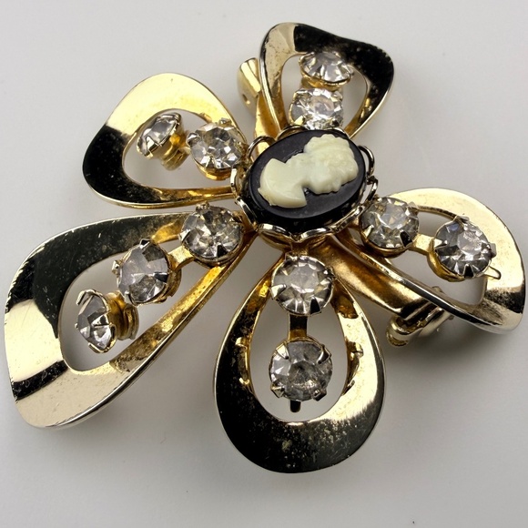 Black Cameo Brooch - Picture 2 of 9